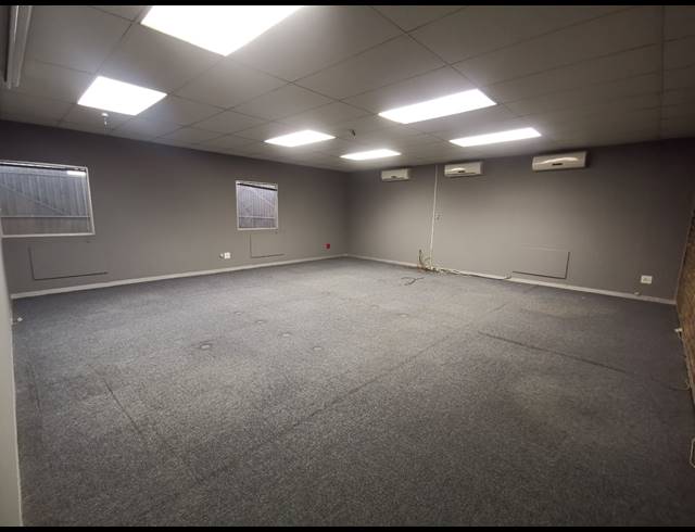810M² FACTORY TO LET IN JET PARK